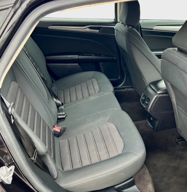 2020 Ford Fusion Image 9