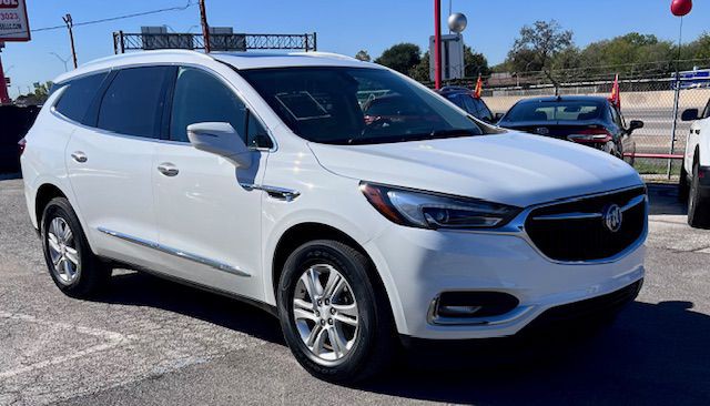 2018 Buick Enclave Image 2