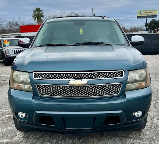 2009 Chevrolet Tahoe Image 2