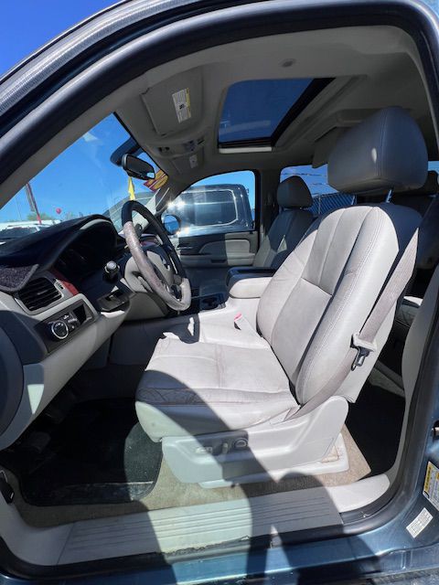 2009 Chevrolet Tahoe Image 3