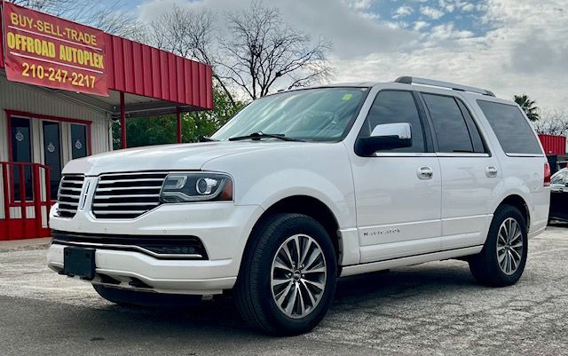 2017 Lincoln Navigator Image 4