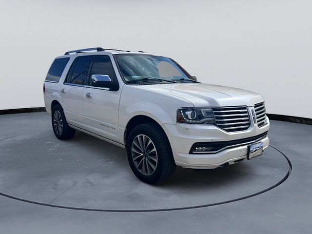 2017 Lincoln Navigator Image 2
