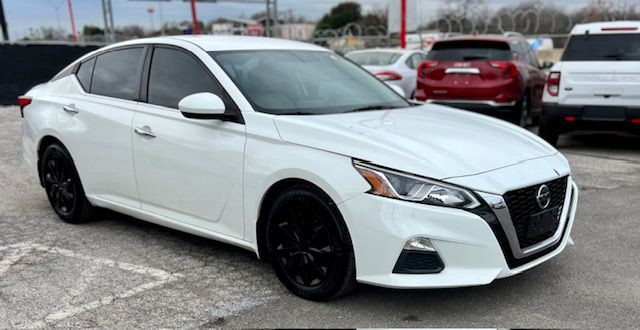 2019 Nissan Altima Image 2