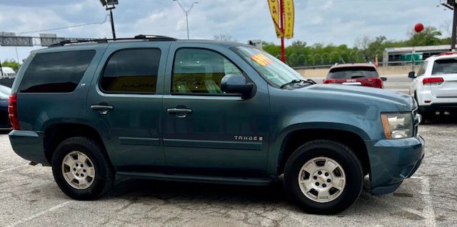 2008 Chevrolet Tahoe Image 2