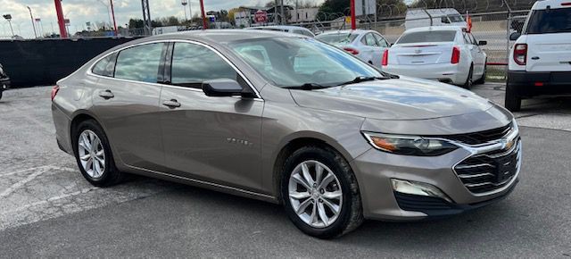 2023 Chevrolet Malibu Image 2