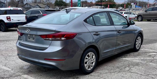 2017 Hyundai Elantra Image 4