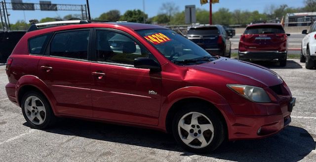 2004 Pontiac Vibe Image 2