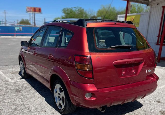 2004 Pontiac Vibe Image 4