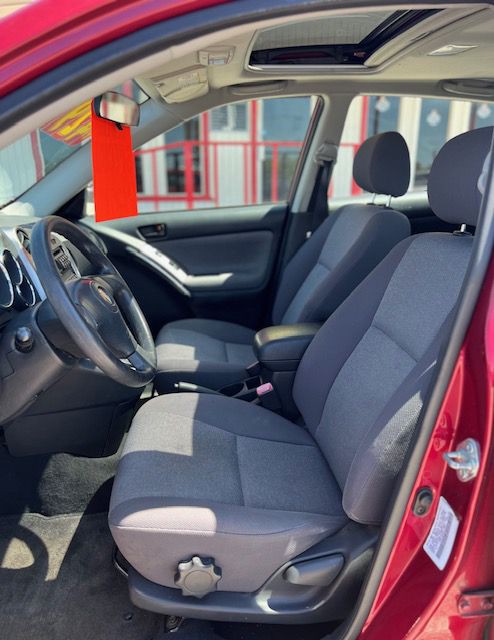 2004 Pontiac Vibe Image 5