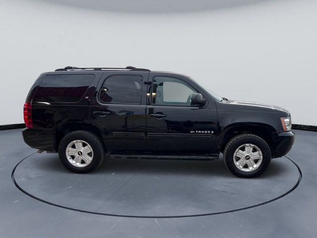 2009 Chevrolet Tahoe Image 2