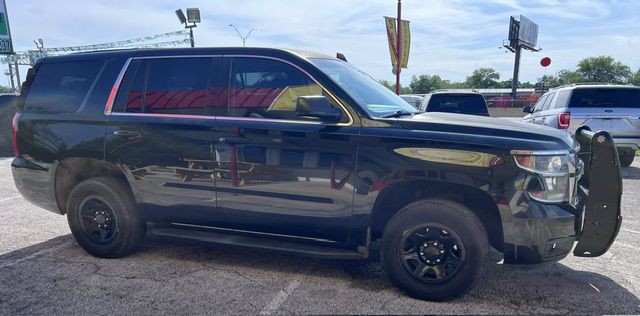 2016 Chevrolet Tahoe Image 2