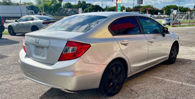 2012 Honda Civic Image 4