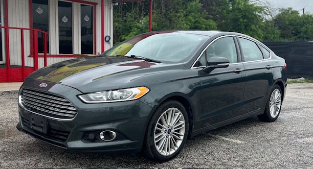 2016 Ford Fusion Image 1