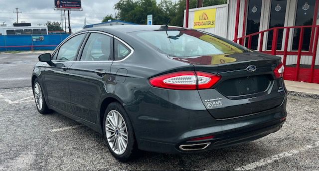 2016 Ford Fusion Image 4