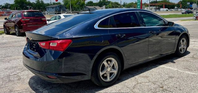 2018 Chevrolet Malibu Image 4