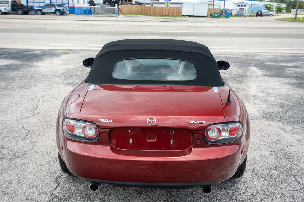 2006 Mazda MX-5 Miata Image 10