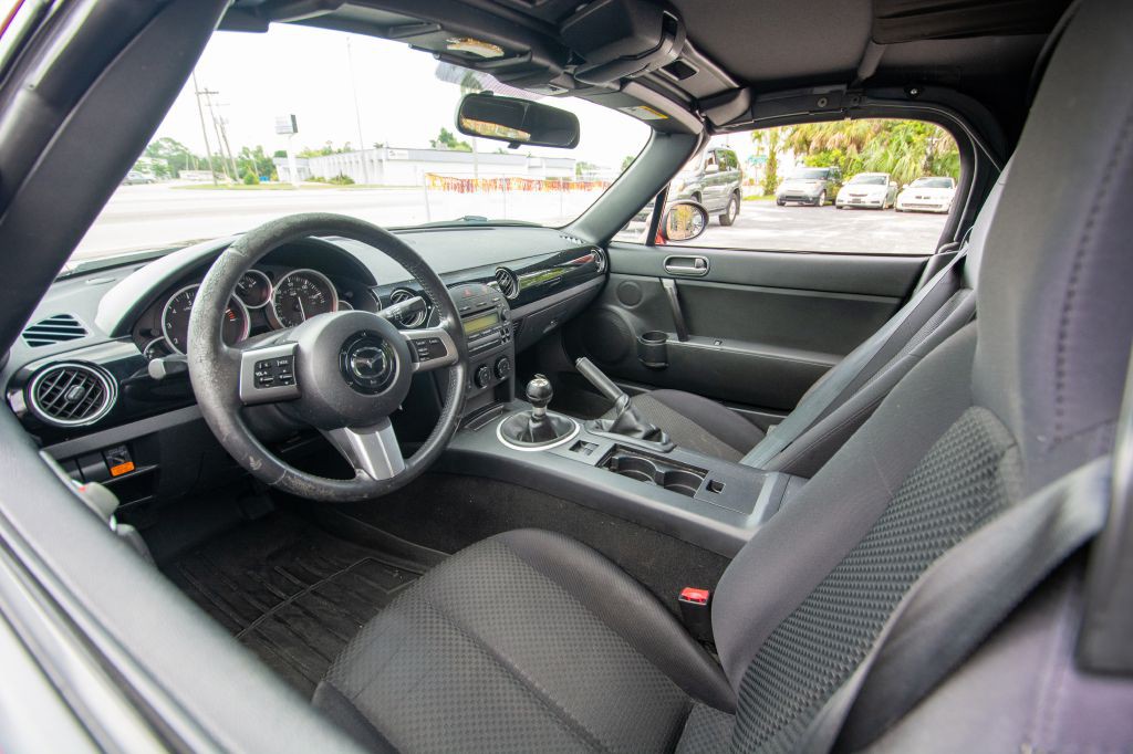 2006 Mazda MX-5 Miata Image 12