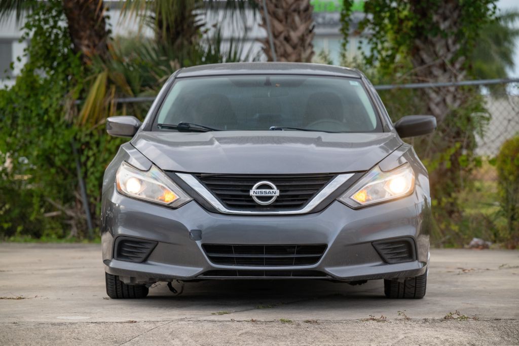 2017 Nissan Altima Image 2