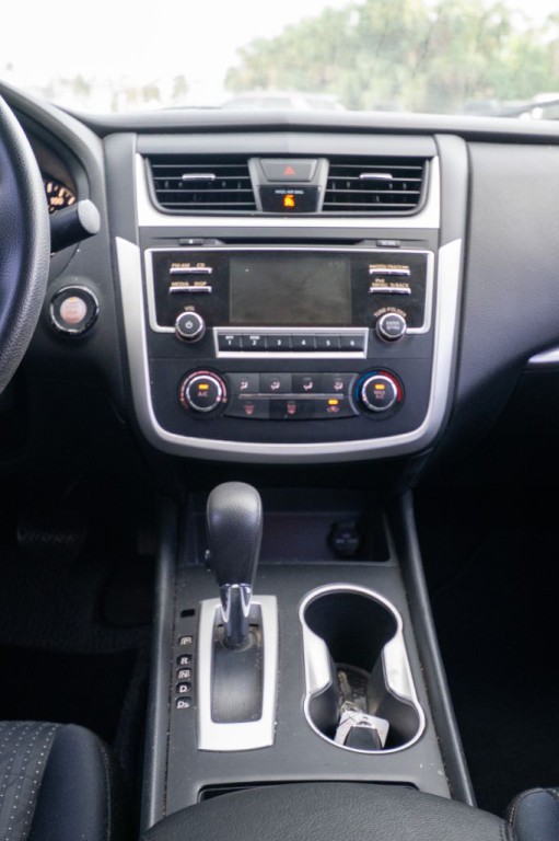 2017 Nissan Altima Image 7