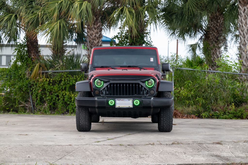 2011 Jeep Wrangler Unlimited Image 2