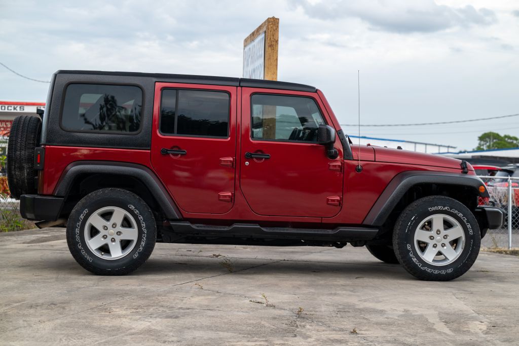 2011 Jeep Wrangler Unlimited Image 4