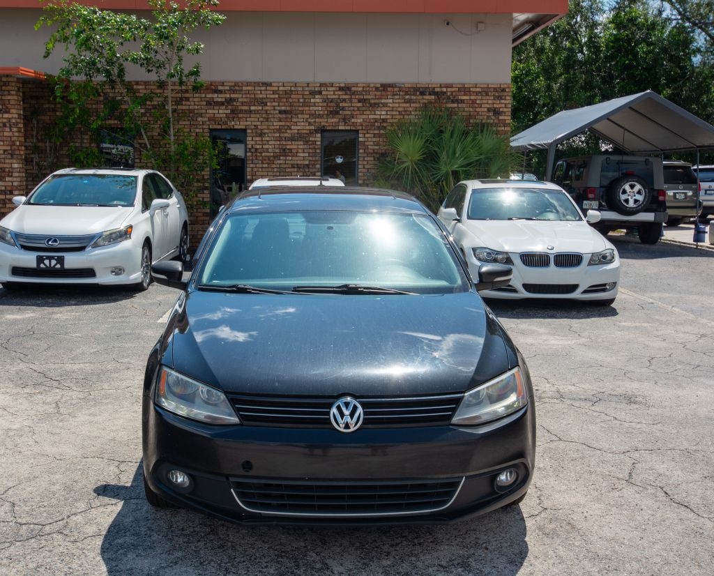 2013 Volkswagen Jetta Image 2