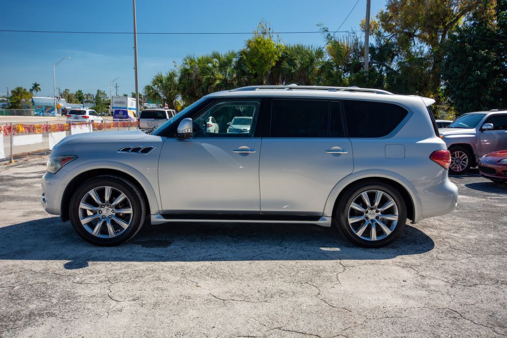 2012 INFINITI QX56 Image 3