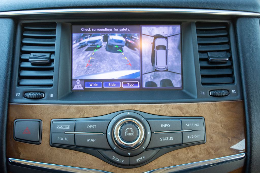 2012 INFINITI QX56 Image 6