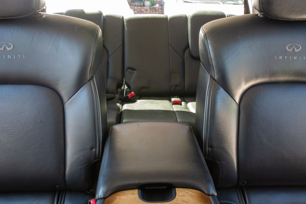 2012 INFINITI QX56 Image 11