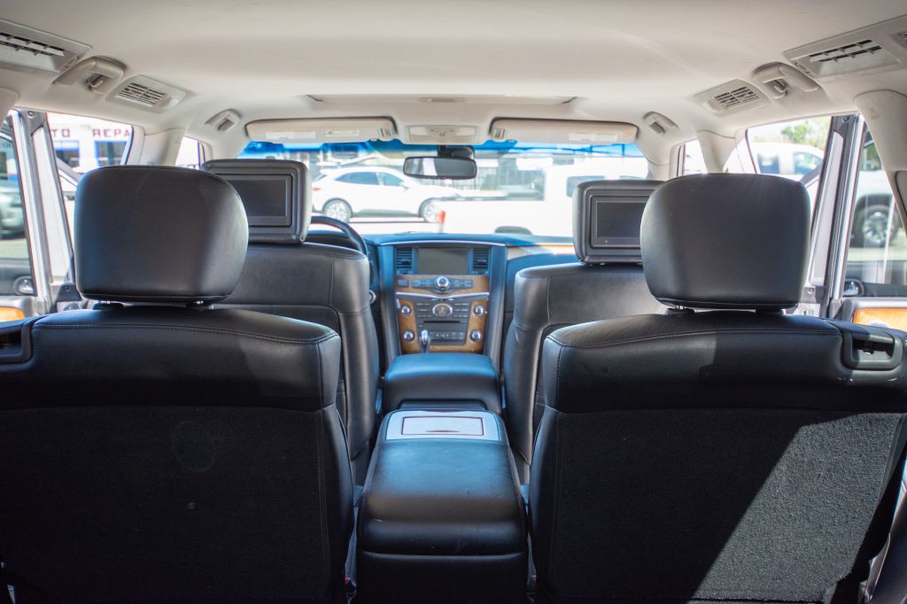 2012 INFINITI QX56 Image 13