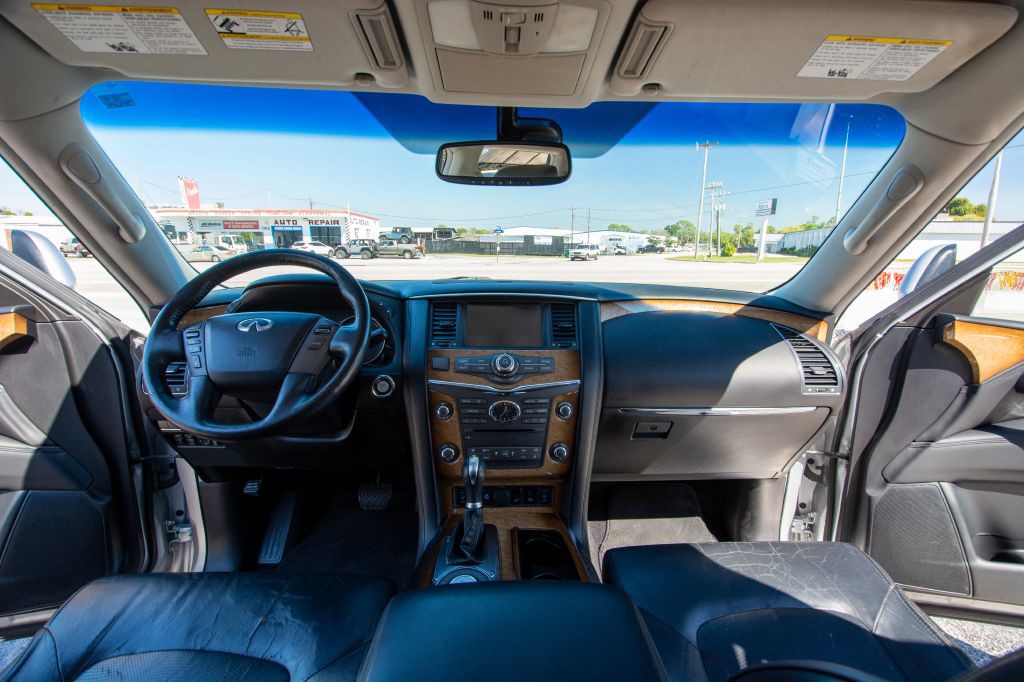 2012 INFINITI QX56 Image 14