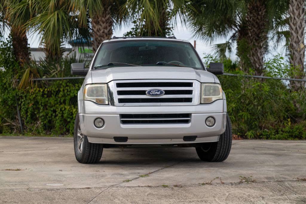 2010 Ford Expedition Image 1
