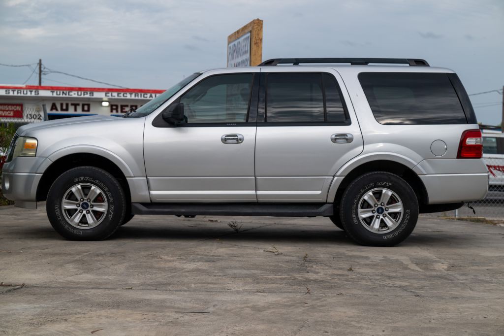 2010 Ford Expedition Image 3