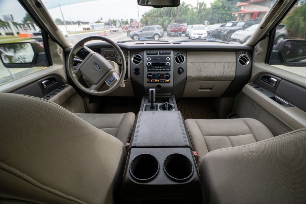 2010 Ford Expedition Image 8