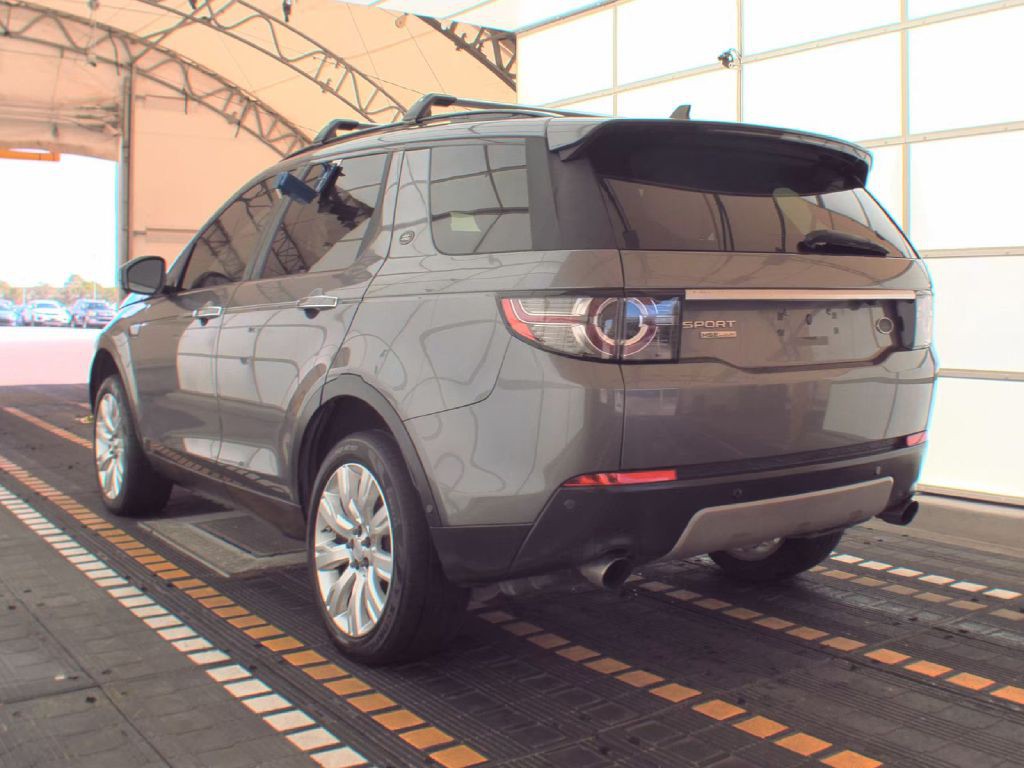 2016 Land Rover Discovery Sport Image 1
