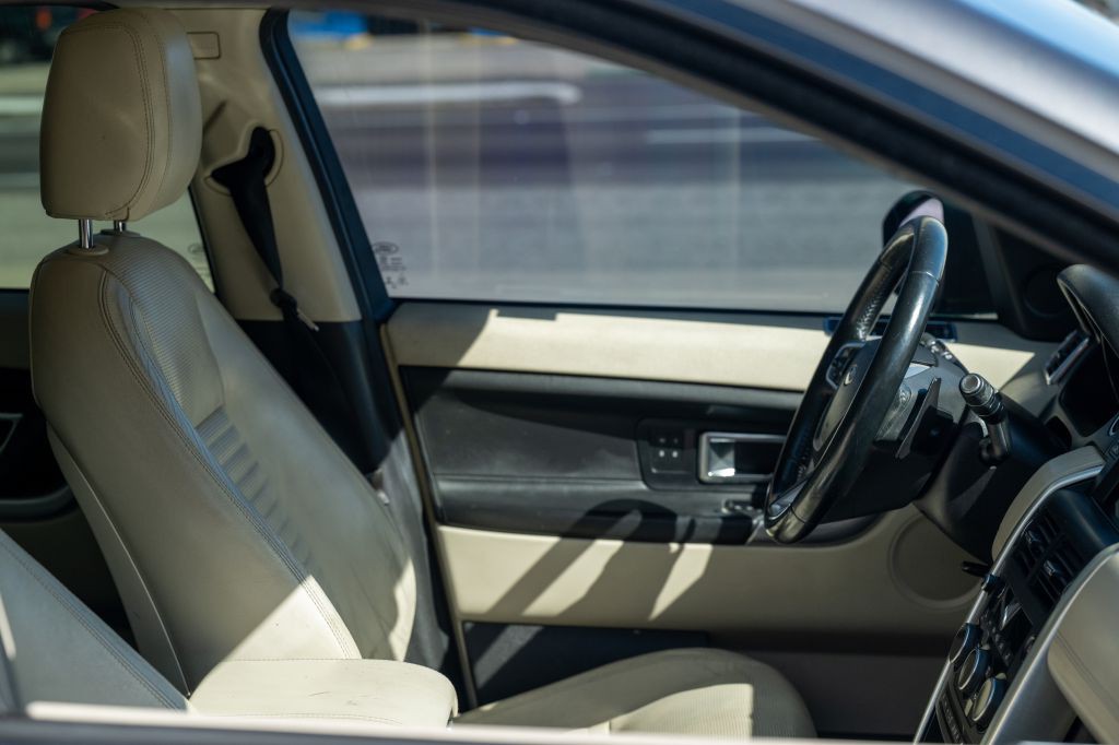 2016 Land Rover Discovery Sport Image 6