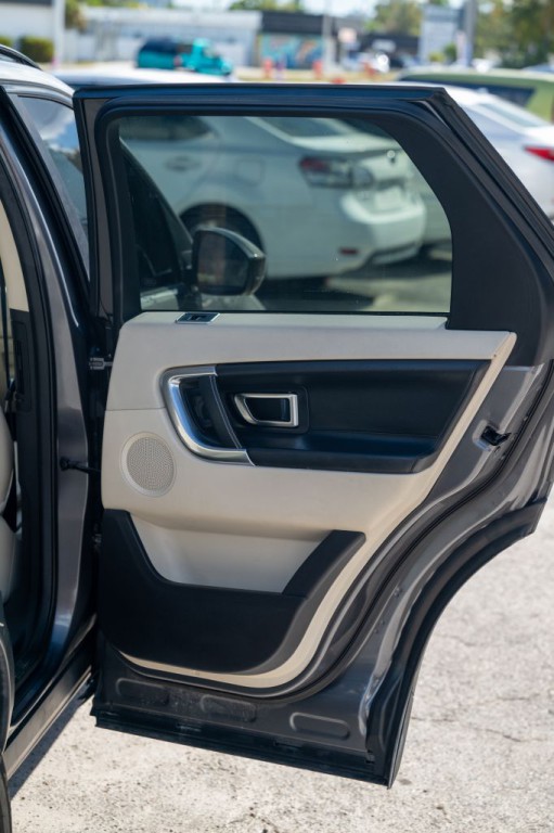 2016 Land Rover Discovery Sport Image 7