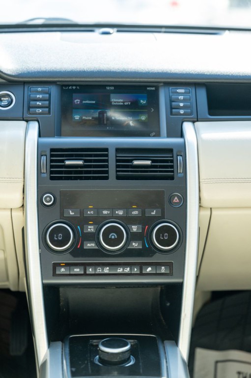 2016 Land Rover Discovery Sport Image 11