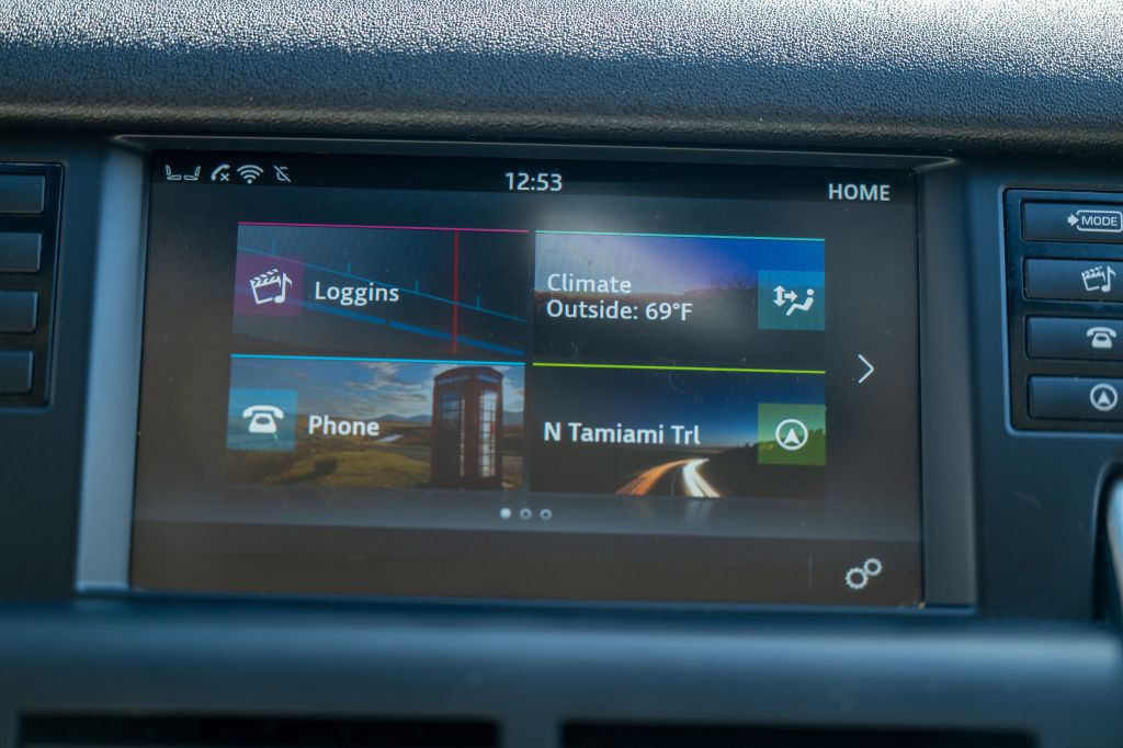 2016 Land Rover Discovery Sport Image 14