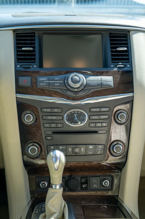 2012 INFINITI QX56 Image 13