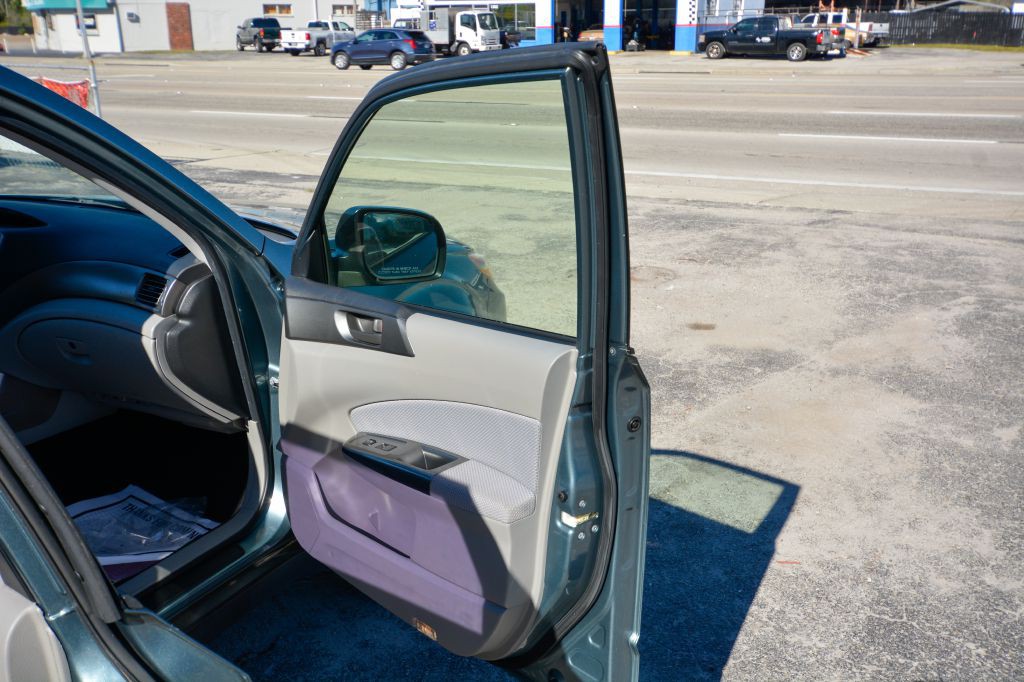 2013 Subaru Forester Image 6