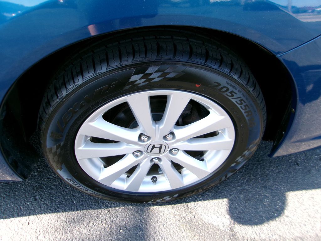 2012 Honda Civic Image 17