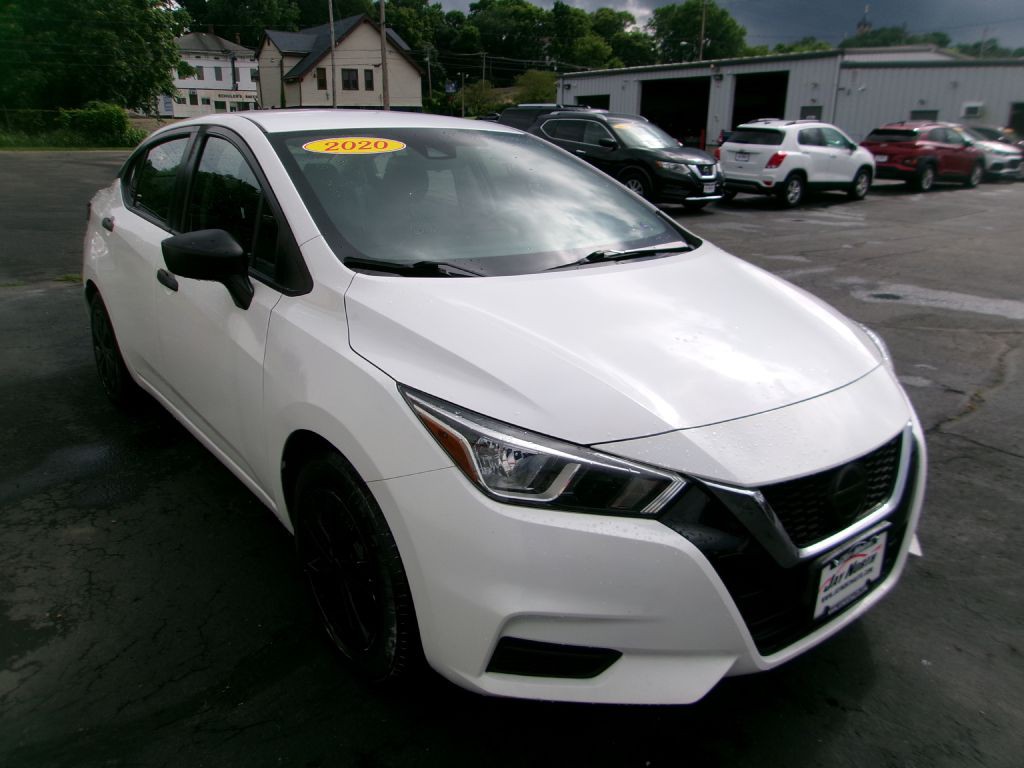2020 Nissan Versa Image 1