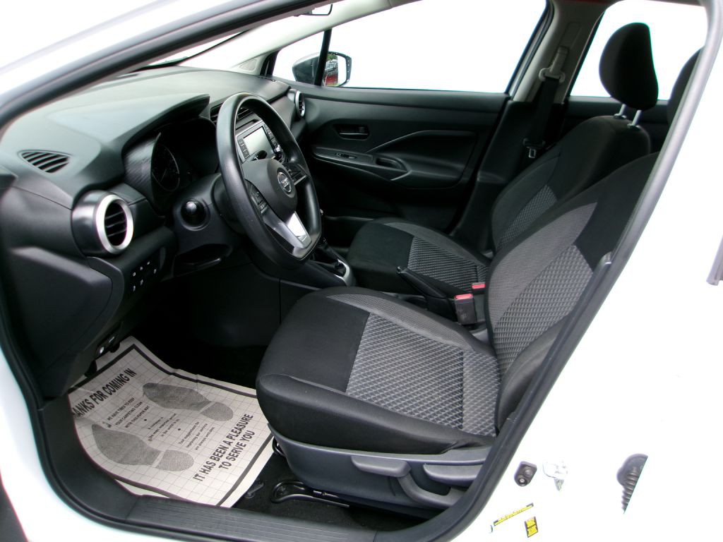 2020 Nissan Versa Image 7