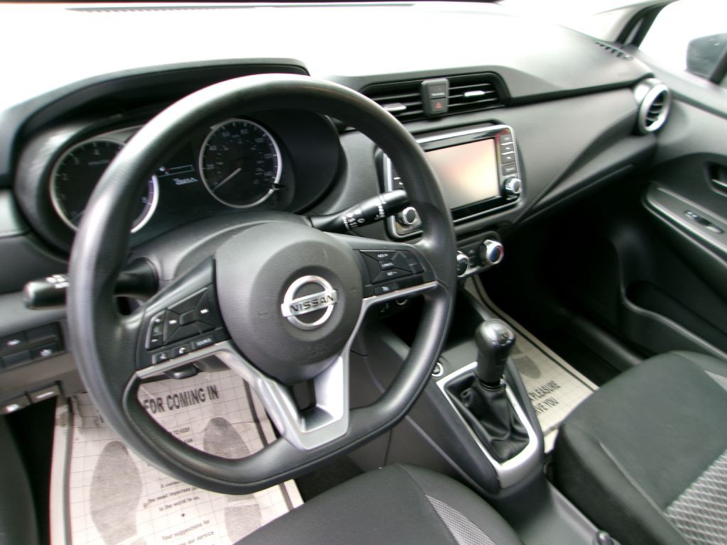 2020 Nissan Versa Image 8