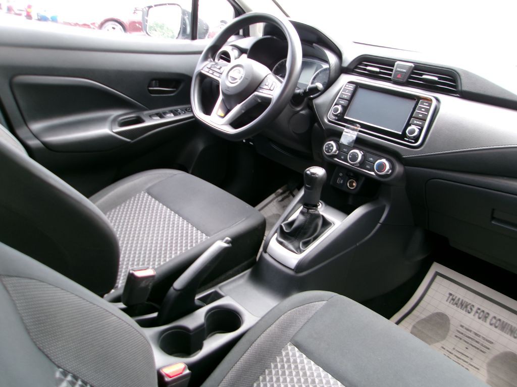 2020 Nissan Versa Image 12