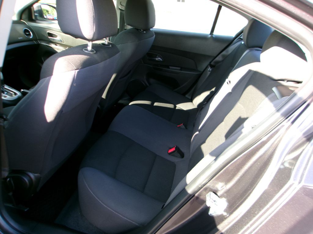 2016 Chevrolet Cruze Image 9