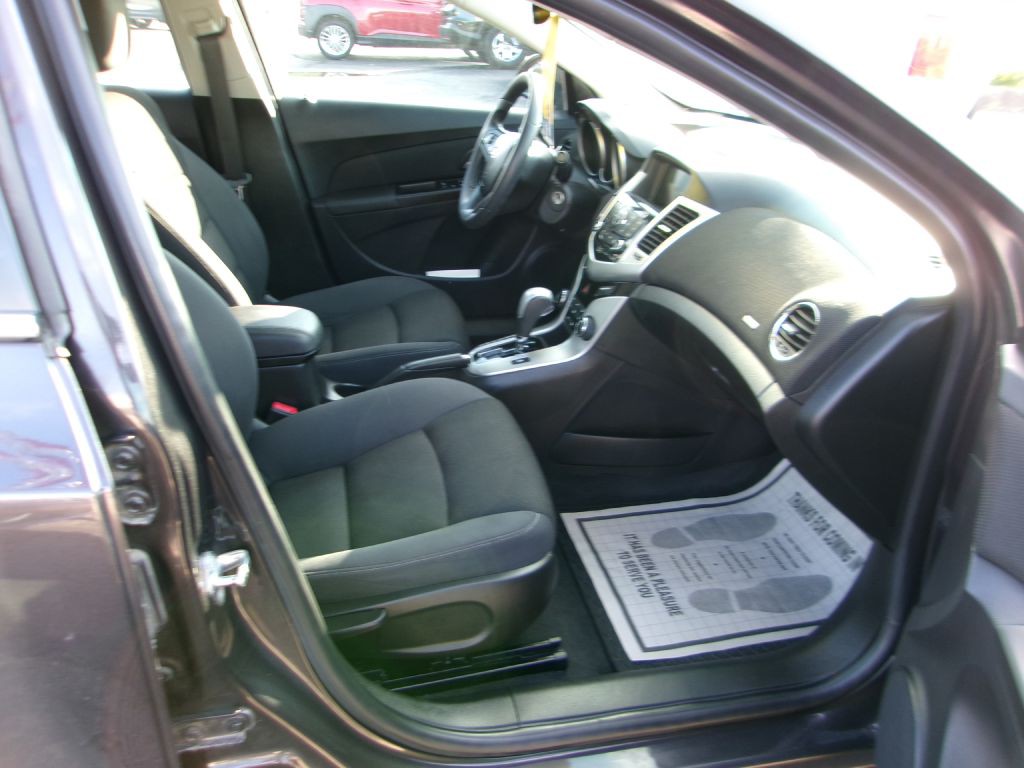 2016 Chevrolet Cruze Image 16