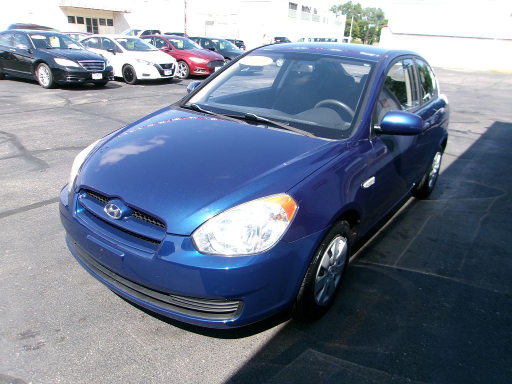 2010 Hyundai Accent Image 4