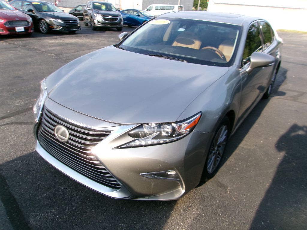 2018 Lexus ES Image 3